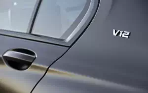   BMW M760i xDrive US-spec - 2017