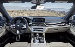   BMW M760i xDrive US-spec - 2017