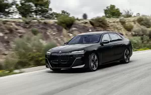   BMW 760i xDrive M Sport US-spec - 2022