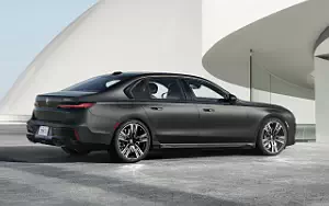   BMW 760i xDrive M Sport US-spec - 2022