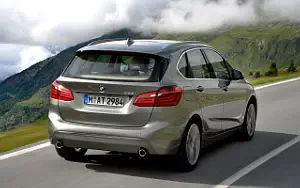   BMW 225i Active Tourer - 2014
