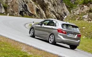   BMW 225i Active Tourer - 2014