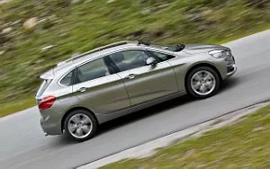   BMW 225i Active Tourer - 2014