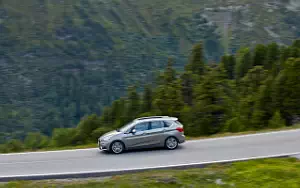   BMW 225i Active Tourer - 2014