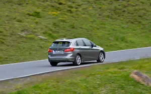   BMW 225i Active Tourer - 2014