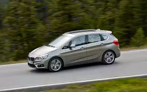   BMW 225i Active Tourer - 2014