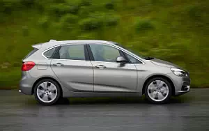   BMW 225i Active Tourer - 2014