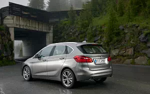   BMW 225i Active Tourer - 2014