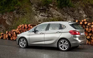   BMW 225i Active Tourer - 2014