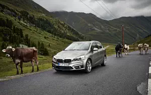   BMW 225i Active Tourer - 2014