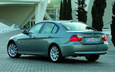BMW 3-Series - 2005
