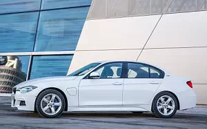   BMW 330e M Sport - 2016