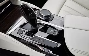   BMW 540i Sedan M Sport - 2017