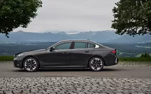   BMW 530e (Sophisto Grey Metallic) - 2023
