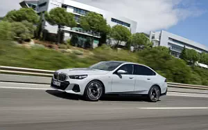   BMW i5 eDrive40 M Sport (Brooklyn Grey Metallic) - 2023