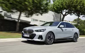   BMW i5 eDrive40 M Sport (Brooklyn Grey Metallic) - 2023