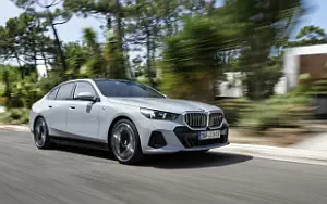   BMW i5 eDrive40 M Sport (Brooklyn Grey Metallic) - 2023