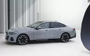   BMW i5 eDrive40 M Sport (Brooklyn Grey Metallic) - 2023