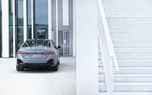   BMW i5 eDrive40 M Sport (Brooklyn Grey Metallic) - 2023