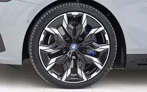  BMW i5 eDrive40 M Sport (Brooklyn Grey Metallic) - 2023