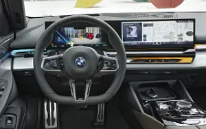   BMW i5 eDrive40 M Sport (Brooklyn Grey Metallic) - 2023