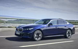  BMW i5 eDrive40 M Sport (Tanzanite Blue Metallic) - 2023