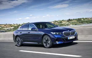   BMW i5 eDrive40 M Sport (Tanzanite Blue Metallic) - 2023