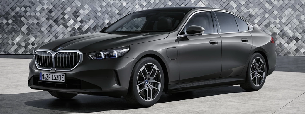   BMW 530e - 2023 - Car wallpapers