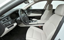   BMW 750i - 2012
