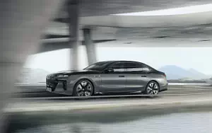   BMW M760e xDrive - 2022