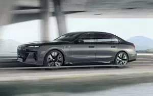   BMW M760e xDrive - 2022