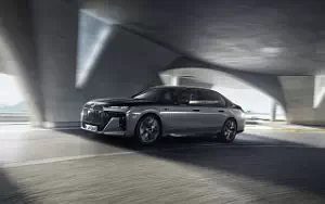   BMW M760e xDrive - 2022