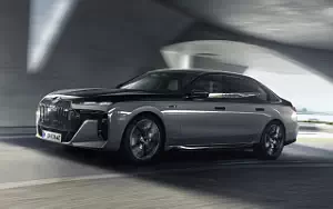   BMW M760e xDrive - 2022