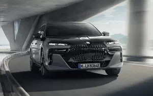   BMW M760e xDrive - 2022