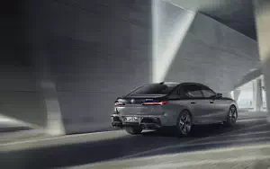   BMW M760e xDrive - 2022