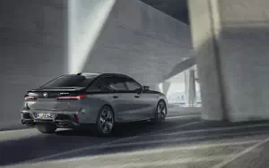   BMW M760e xDrive - 2022