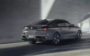   BMW M760e xDrive - 2022