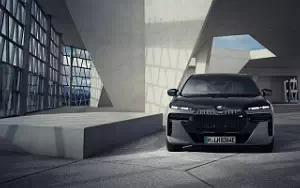   BMW M760e xDrive - 2022