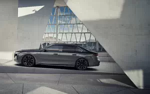   BMW M760e xDrive - 2022
