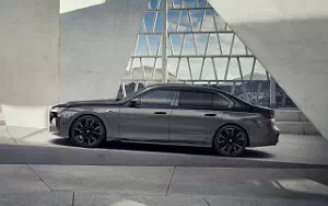   BMW M760e xDrive - 2022