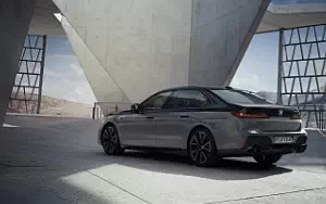   BMW M760e xDrive - 2022