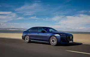   BMW i7 M70 xDrive (Frozen Tanzanite Blue) - 2023