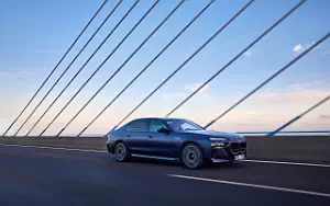   BMW i7 M70 xDrive (Frozen Tanzanite Blue) - 2023