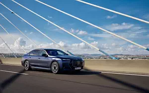   BMW i7 M70 xDrive (Frozen Tanzanite Blue) - 2023