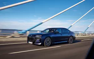   BMW i7 M70 xDrive (Frozen Tanzanite Blue) - 2023