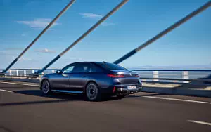   BMW i7 M70 xDrive (Frozen Tanzanite Blue) - 2023