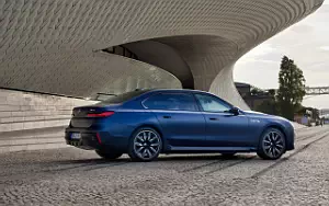   BMW i7 M70 xDrive (Frozen Tanzanite Blue) - 2023