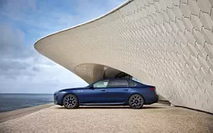   BMW i7 M70 xDrive (Frozen Tanzanite Blue) - 2023