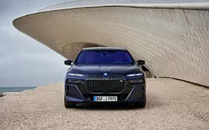  BMW i7 M70 xDrive (Frozen Tanzanite Blue) - 2023