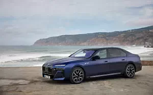   BMW i7 M70 xDrive (Frozen Tanzanite Blue) - 2023
